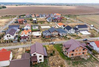 Casă individuală cu 3 camere cu Canalizare în Fântânele - 2