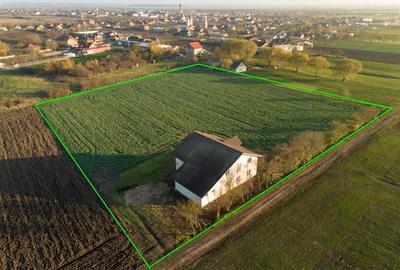 RECO casa Inand la rosu cu teren imens - 1