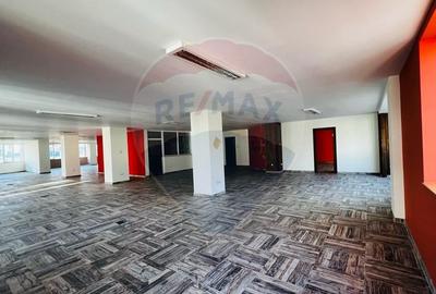 Spațiu comercial, de 390 mp, în Central