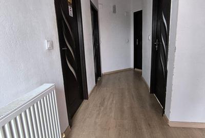 Casă cu 5 camere cu Teren 340 Mp în Holboca