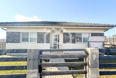 Casă individuală cu 3 camere cu Canalizare în Jucu de Sus - 1