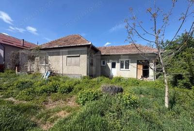 Casă cu Teren 684 Mp în Apahida