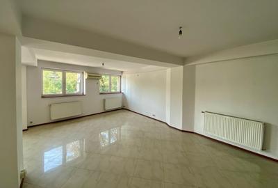 Spatiu comercial, stradal, de inchiriat - 2