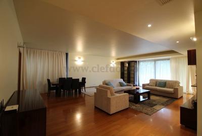 Apartament cu 3 camere semidecomandat în Primăverii