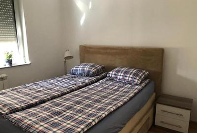 Apartament cu 2 camere decomandat în Florilor