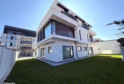 Casă cu 8 camere cu Teren 700 Mp în Faleza Nord - 15