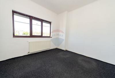 Apartament cu 3 camere semidecomandat în Periferie - 3