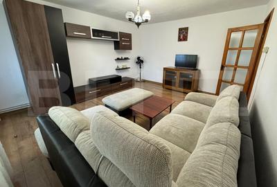 Apartament cu 3 camere, zona Dumbrava - 2
