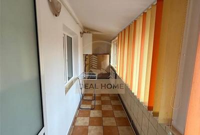 Apartament cu 3 camere decomandat în Canta