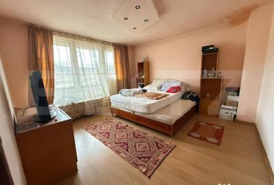 Casă cu 5 camere cu Teren 3700 Mp în Debarcader - 4