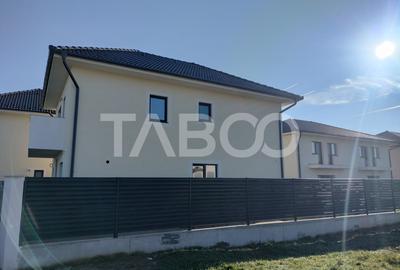 Casa individuala de vanzare 110 mpu si 2 locuri de parcare in interior - 1