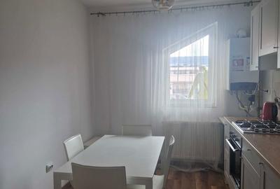 Apartament cu 4 camere decomandat în Florești - 2