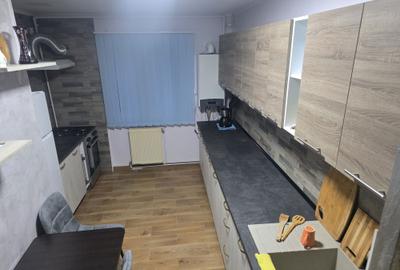 Apartament cu 3 camere semidecomandat în Central - 4