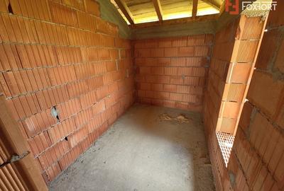 Casa Giarmata la gri cu toate utilitatile - ID V5615 - 20