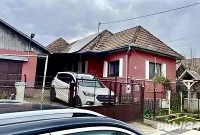 Casă cu 3 camere cu Teren 1150 Mp în Berghia - 1