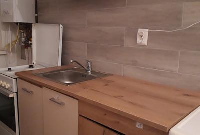 Garsonieră decomandată, mobilată în Cetate