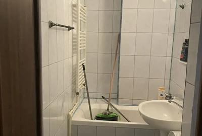 Garsonieră decomandată în Viziru 1