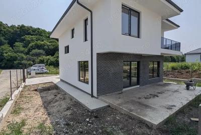 Casa individuala de vanzare,zona Roata Faget - 1