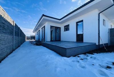 Casă cu 3 camere cu Canalizare în Urseni - 4