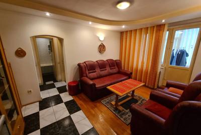 Apartament cu 3 camere semidecomandat în Craiovei - 2