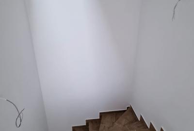 Casă cu 4 camere cu Canalizare în Central - 7