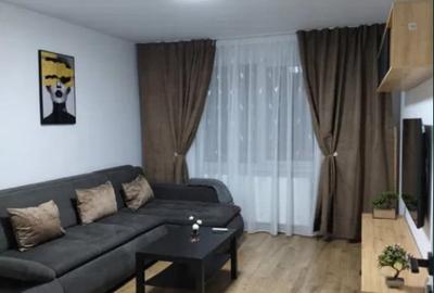 Apartament cu 3 camere decomandat în Astra