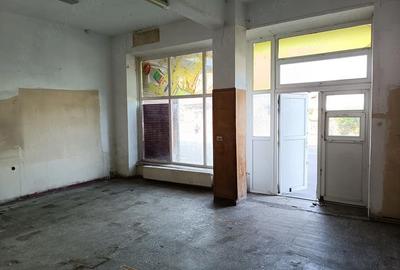 Spațiu comercial, de 54 mp, în Central - 6