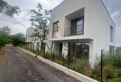 Casă cu 5 camere cu Teren 900 Mp în Apahida