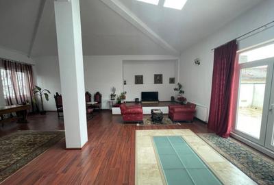 Casă cu 7 camere cu Teren 335 Mp în Amzei - 2