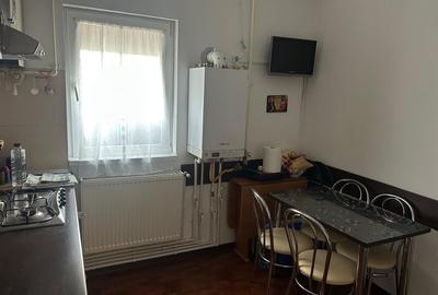 Apartament cu 2 camere decomandat în Poarta 6 - 3