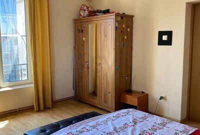 Apartament cu 2 camere decomandat, mobilat în P-ța Victoriei - 2