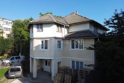 Casă cu 7 camere cu Teren 700 Mp în Hotvon - 13