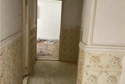 Apartament 3 camere , zona Primaria Focsani , decomandat , c - 5