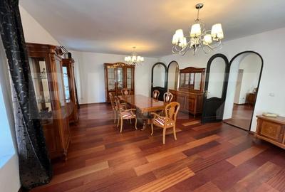 Apartament cu 2 camere, 130 mp, zona Centru Istoric