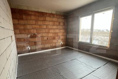 Casa cu 4 camere, curte amenajata - Sura Mica - 9