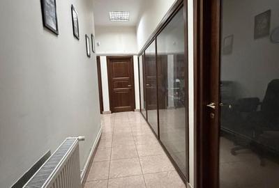 Casă individuală cu 11 camere cu Canalizare în Militari - 19