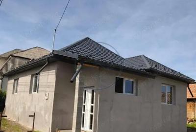 Casă cu 3 camere cu Teren 400 Mp în Central