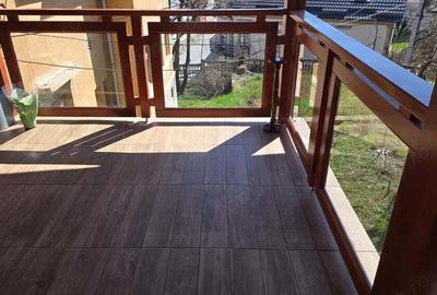 Vand apartament 4 camere dec. in Deva, ultracentrala (la 2 minute de Primarie), etaj 1, mobilat - 2