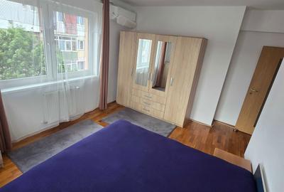 Apartament cu 3 camere decomandat în Central - 1