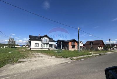 Casa la ro?u de vanzare in Satulung - 9