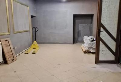 Spațiu comercial, de 1,000 mp, în Central - 2