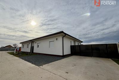 Casă individuală cu 3 camere cu Canalizare în Sânandrei - 1