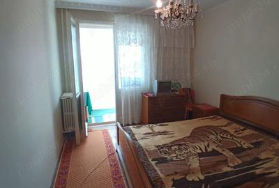 Apartament cu 3 camere decomandat în Berceni - 3