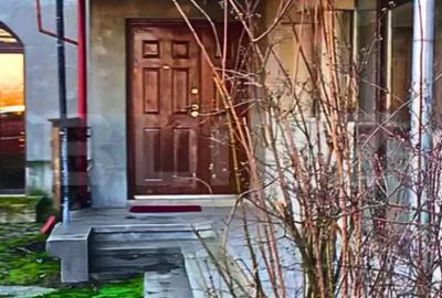 Casă cu 8 camere cu Teren 1038 Mp în Central - 11