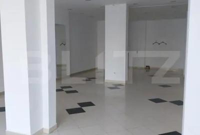 Spațiu comercial, de 180 mp, în Central - 3