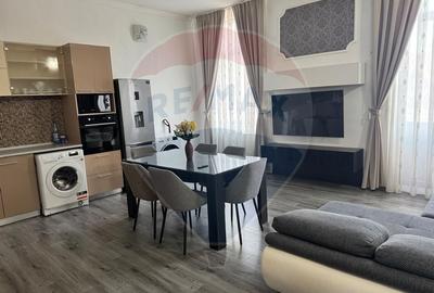 Apartament cu 3 camere semidecomandat, mobilat în Ultracentral
