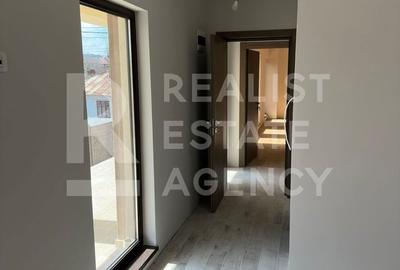 Casă cu 8 camere cu Teren 1037 Mp în Central - 18