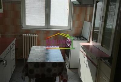 1 min Eminescu 2camere liber Cf.1 etaj intermediar pe mijloc bloc 1980 - 4