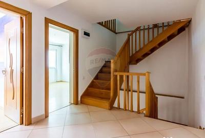 Casă cu 5 camere cu Teren 185 Mp în Clinceni - 4