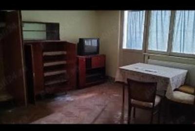 Apartament cu 3 camere decomandat în Dâmbovița